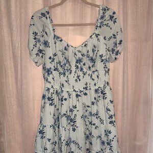 Hollister-XL-Blue & White Floral DRESS/Romper